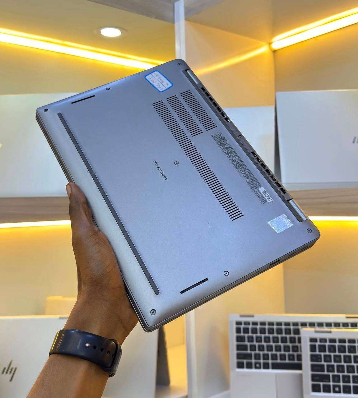 Dell Latitude 5320 لابتوب بزنس خفيف ومتين