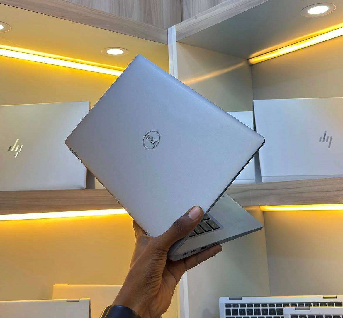 Dell Latitude 5320 لابتوب بزنس خفيف ومتين