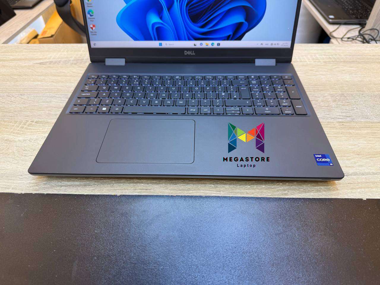 Dell Precision 7670 16-inch Workstation i9-12950HX