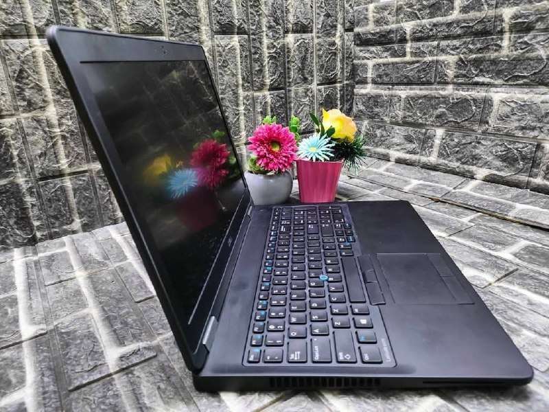 Dell Precision 3520 Intel Core i5 7th Gen Laptop