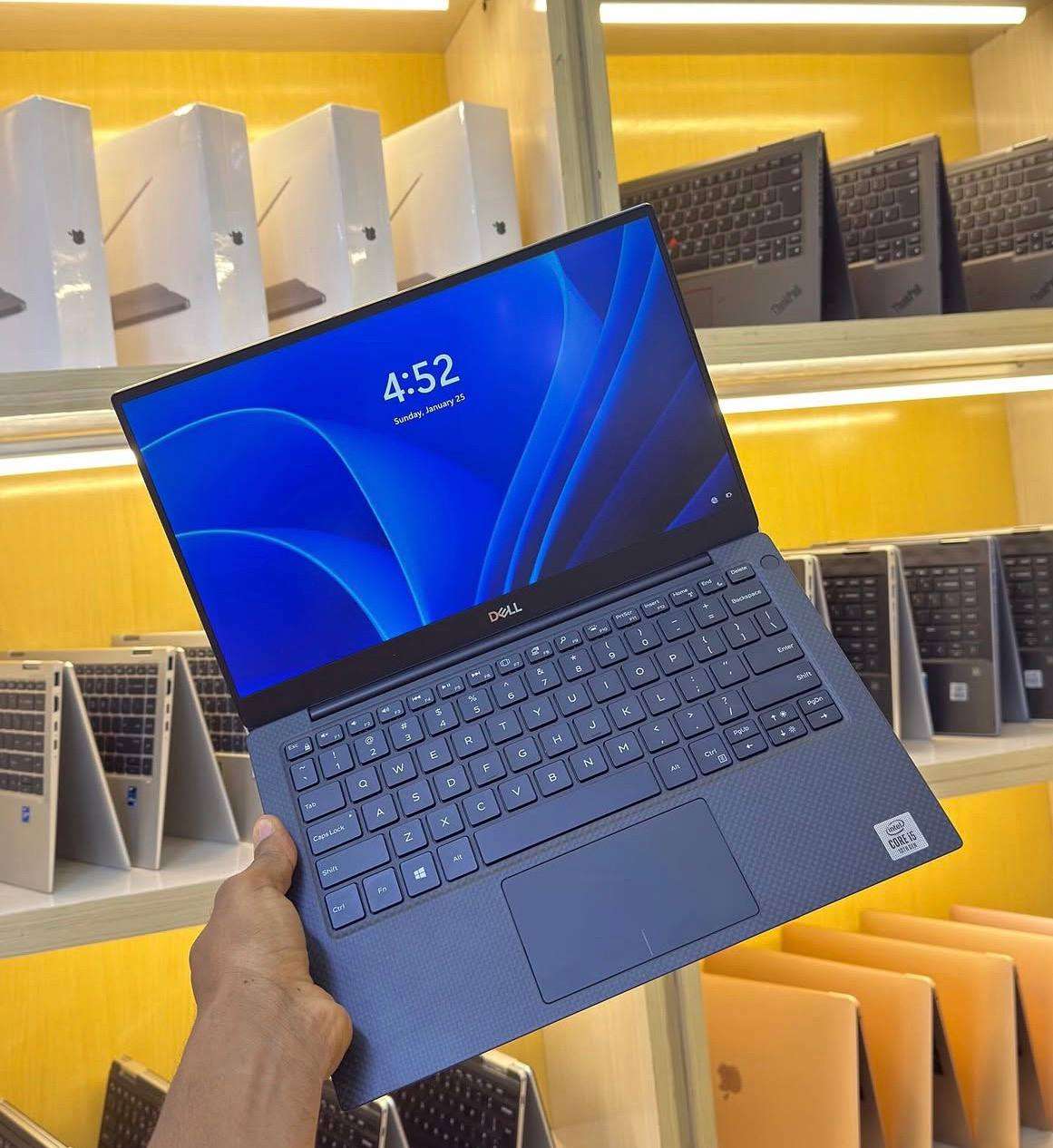 Dell XPS 13 7390 Intel Core i5 10th Gen Ultrabook