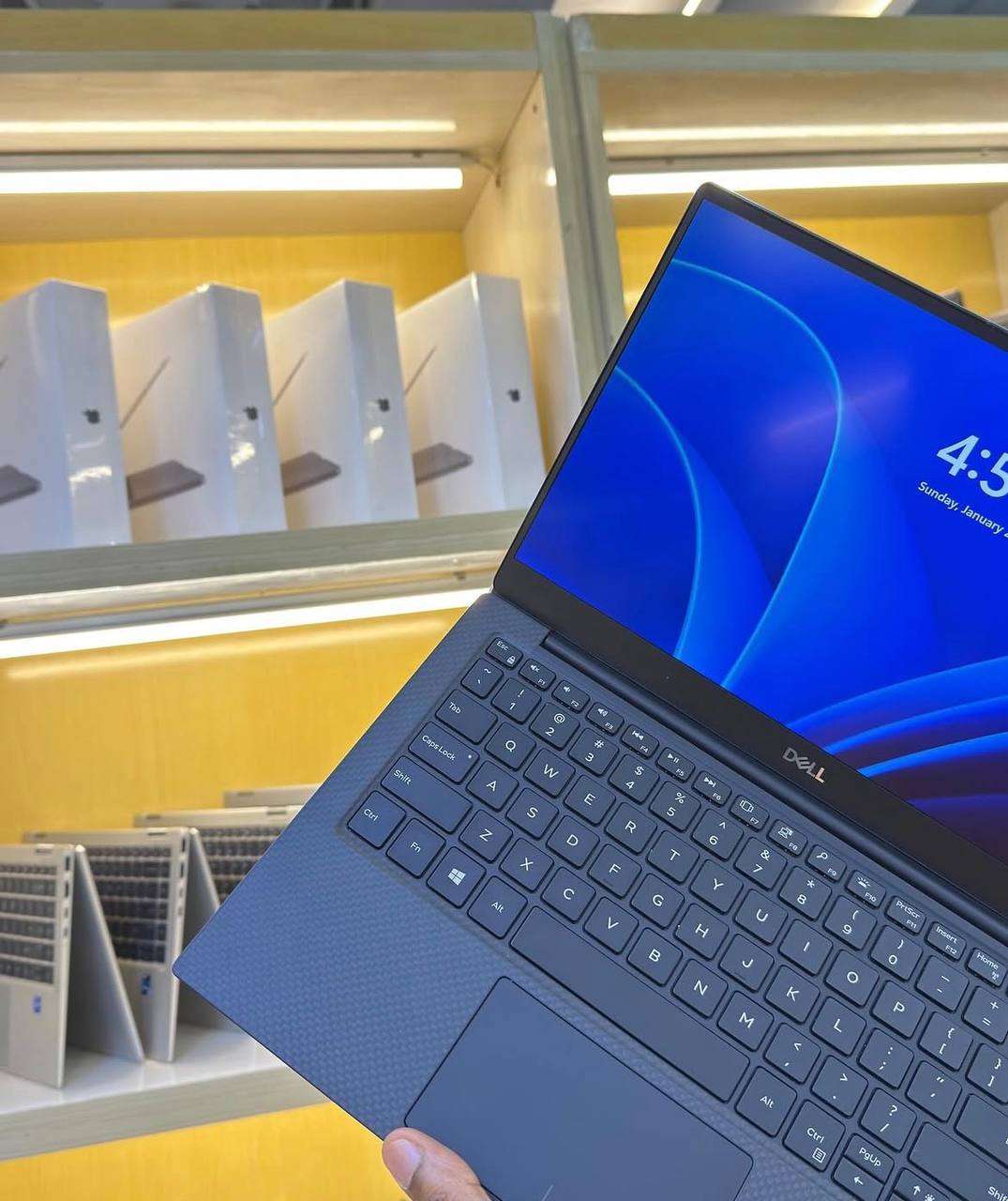 Dell XPS 13 7390 Intel Core i5 10th Gen Ultrabook