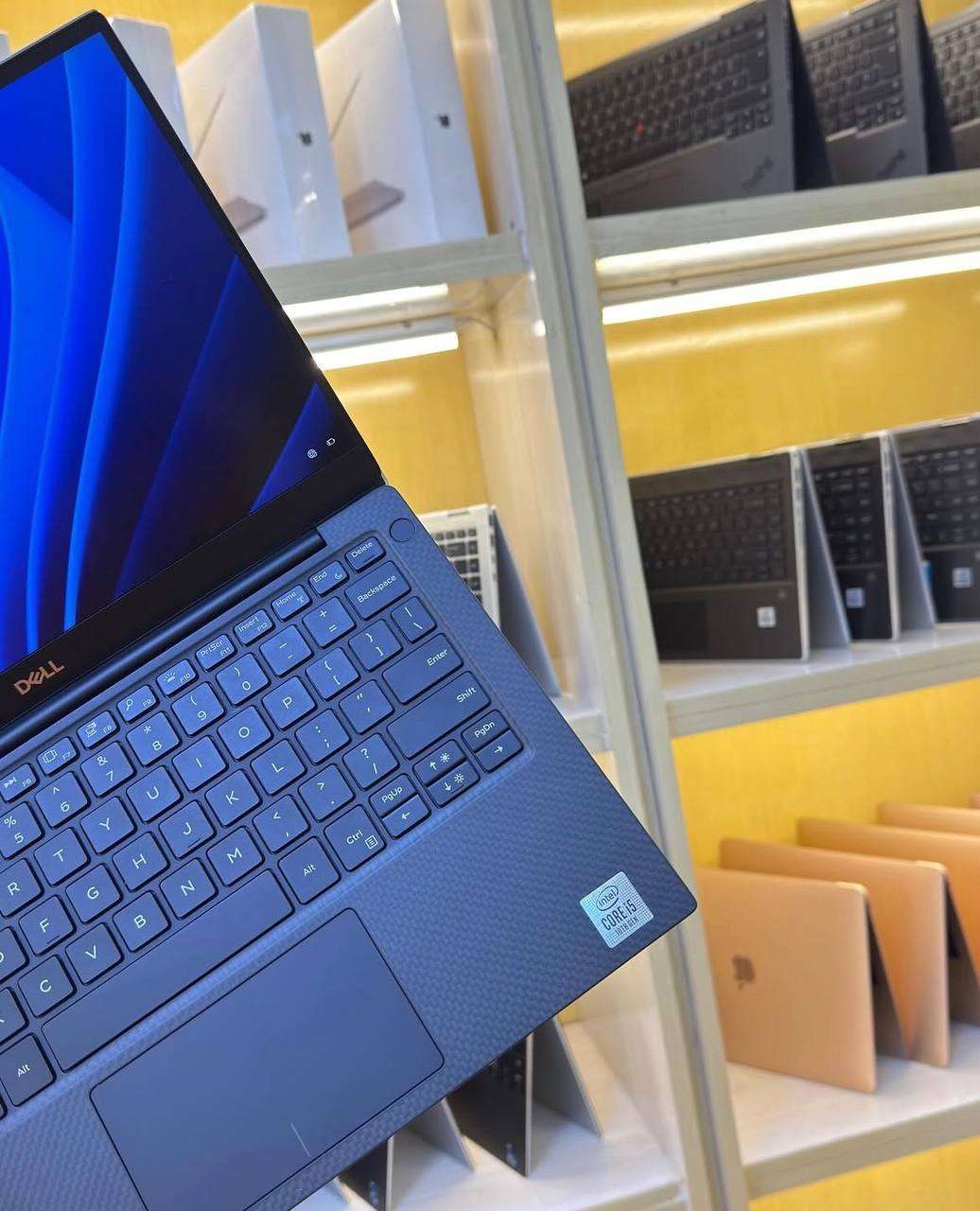 Dell XPS 13 7390 Intel Core i5 10th Gen Ultrabook