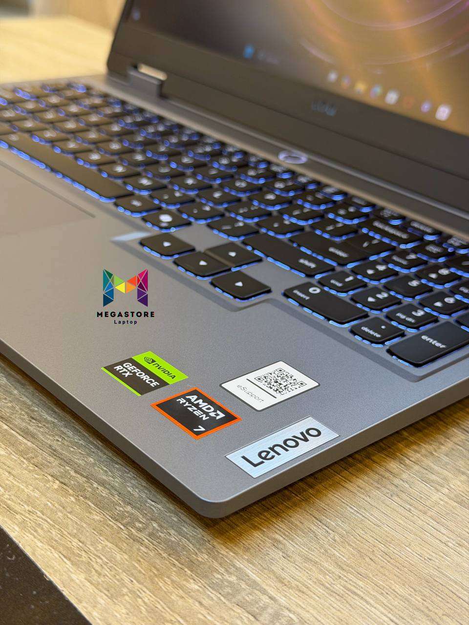 Lenovo LOQ Gaming Laptop AMD Ryzen 7 16GB RAM 1TB SSD